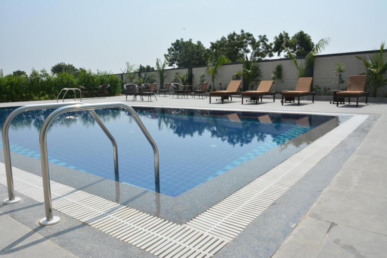 Treehouse Morina Hotel Vithalpur Bagian luar foto